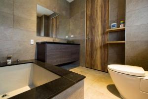 Phòng 4 Người Có Bồn Tắm (Quadruple Room with Bath)
