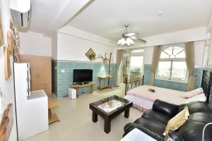 Phòng Deluxe Giường Đôi Với Ban Công và Tầm Nhìn Ra Biển (Deluxe Double Room with Balcony and Sea View)