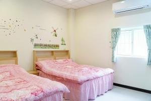 Classic Quadruple Room with Shared Bathroom