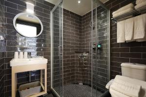 Phòng dành cho 6 người (Room for Six)