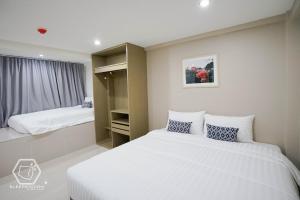 Phòng Tiêu Chuẩn Tòa 1 Có Giường Đơn Lớn (Building 1 Standard King Room with Single Bed)