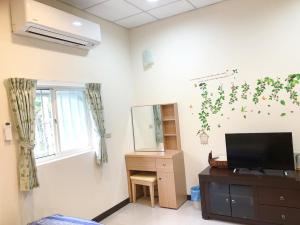 Classic Quadruple Room with Shared Bathroom