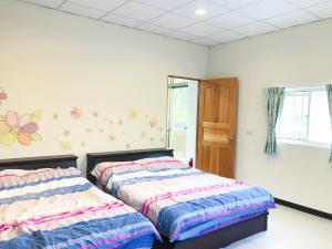 Quadruple Room with Shared Bathroom & Mountain View