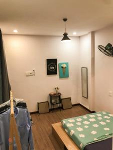Phòng Giường Đôi Có Phòng Tắm Riêng (Double Room with Private Bathroom)