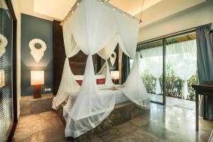 Signature Suite with Terrace