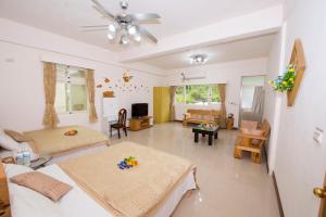 Phòng 4 Người Có Ban Công (Quadruple Room with Balcony)