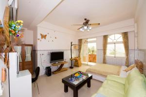 Phòng Deluxe hướng biển giường đôi (Deluxe Double Room with Sea View)