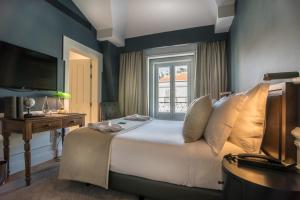 Classic Double or Twin Room with City View room in Hotel da Baixa