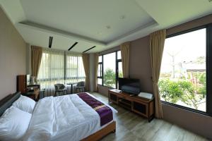 Phòng Giường Đôi Nhìn Ra Núi (Double Room with Mountain View)