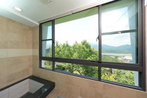Phòng Deluxe Giường Đôi Có Bồn Tắm (Deluxe Double Room with Bath)