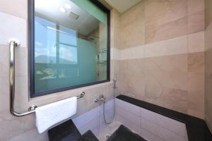 Phòng 4 Người Có Bồn Tắm (Quadruple Room with Bath)