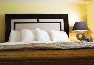 Two-Bedroom Suite room in Coliseum Ocean Resort