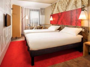 Twin Sweet Room by Ibis room in ibis London Docklands Canary Wharf