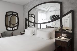 Deluxe Double Room room in ICON Casona 1900 by Petit Palace