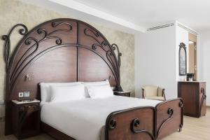 Suite with Terrace room in ICON Casona 1900 by Petit Palace