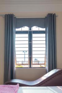 Phòng Giường Đôi/2 Giường Đơn Với Giường Phụ (Double or Twin Room with Extra Bed)