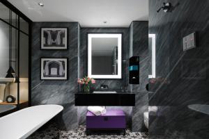 Crystal Club Premier có thêm nhiều quyền lợi (Crystal Club Premier With Extra Benefits)