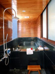Suite Gia Đình Deluxe (Deluxe Family Suite)
