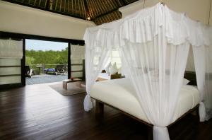 Mangrove Suite