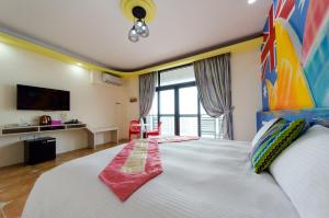 Phòng Giường Đôi Có Tầm Nhìn Và Ban Công (Double Room with View and Balcony)