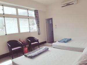 Phòng Bốn Người Có Phòng Tắm Riêng (Quadruple Room with Private Bathroom)