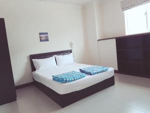 Phòng Deluxe Giường Đôi Có Vòi Sen (Deluxe Double Room with Shower)