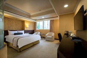 Phòng Deluxe Giường Đôi Có Bồn Tắm (Deluxe Double Room with Bath)