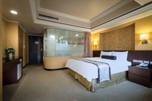 Phòng Deluxe Giường Đôi Có Bồn Tắm (Deluxe Double Room with Bath)