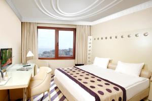 Double or Twin Room with Sea View room in Taxim Hill Hotel