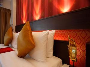 Suite room in Suvarnabhumi Suite Hotel