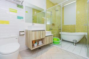 Phòng Gia Đình Có Bồn Tắm (Family Room with Bath)