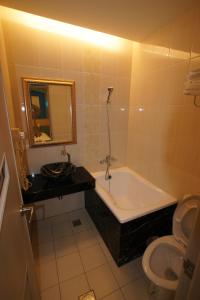 Phòng 4 Người Có Phòng Tắm (Quadruple Room with Bathroom)