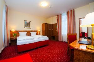 Deluxe Double Room room in Hotel & Apartments Zarenhof Berlin Friedrichshain