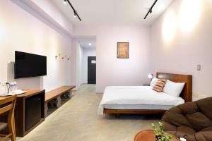 Phòng Giường Đôi Có Ban Công (Double Room with Balcony)