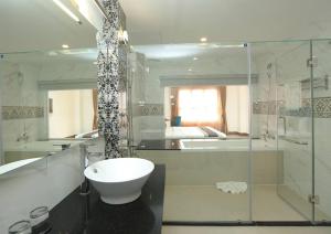Phòng Loại Sang Giường Đôi (Deluxe Double Room)