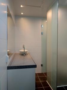 Phòng ngủ Tập thể Nữ 4 giường (4-Bed Female Dormitory Room)