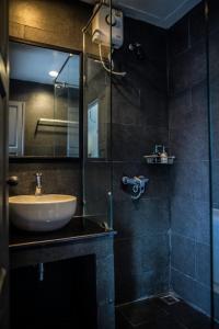 Phòng giường đôi có ban công (Double Room with Balcony)
