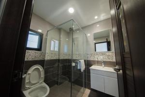 Phòng Deluxe Giường Đôi Với Ban Công và Tầm Nhìn Ra Biển (Deluxe Double Room with Balcony and Sea View)