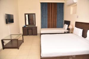 Deluxe Family Room room in Al Fateh Hotel