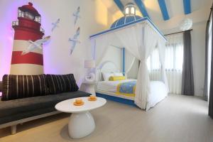 Phòng Gia đình nhìn ra Núi (Family Room with Mountain View)
