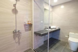 Phòng Giường Đôi có Ban công và Nhìn ra Biển (Double Room with Balcony and Sea View)