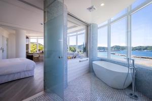 Phòng hướng biển (Ocean Room)