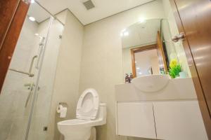 Căn Hộ Nhìn Ra Hồ Bơi (Apartment with Pool View )