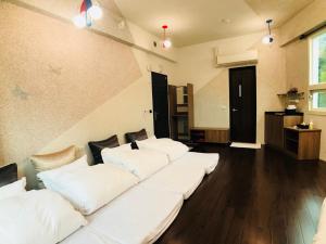 Phòng Gia đình nhìn ra Núi (Family Room with Mountain View)