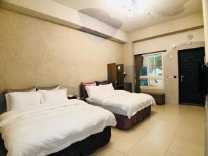 Phòng 2 Giường Đơn Nhìn Ra Núi (Twin Room with Mountain View)