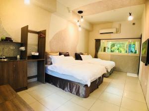 Phòng Tiêu Chuẩn 2 Giường Đơn Hướng Núi (Standard Twin Room with Mountain View)