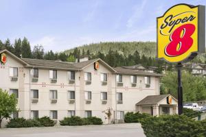 Super 8 by Wyndham Williams Lake BC in One Hundred Mile House