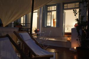 Deluxe Apartment room in Live in Athens THISEIO Historic House