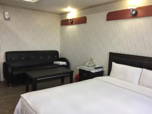 Phòng Tiêu Chuẩn Giường Đôi (Standard Double Room)