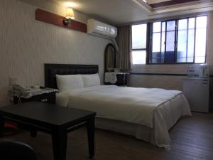 Phòng Tiêu Chuẩn Giường Đôi (Standard Double Room)